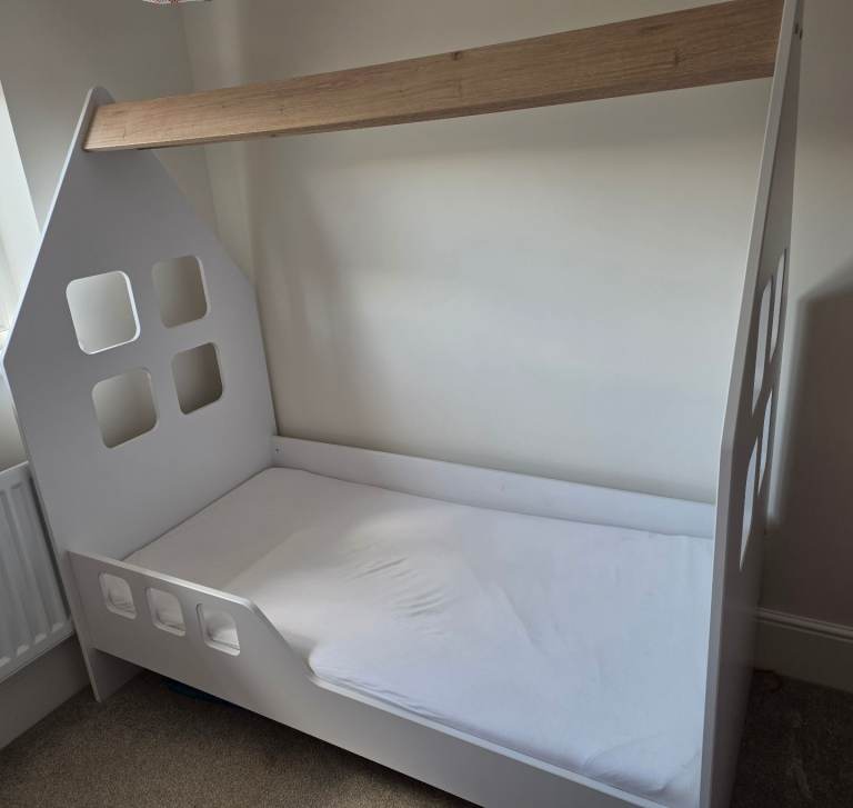  House Bed plus mattress