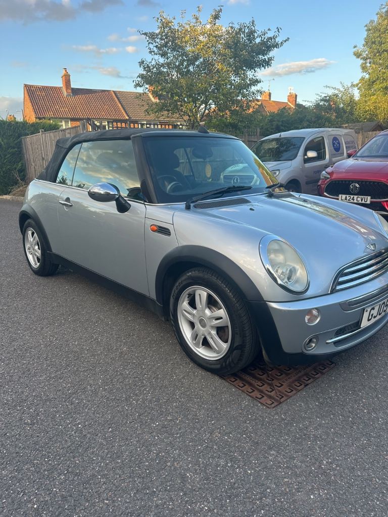 Mini, CONVERTIBLE, Convertible, 2005, Manual, 1598 (cc), 2 doors