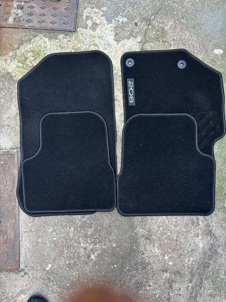 Full set Peugeot 208 car mats