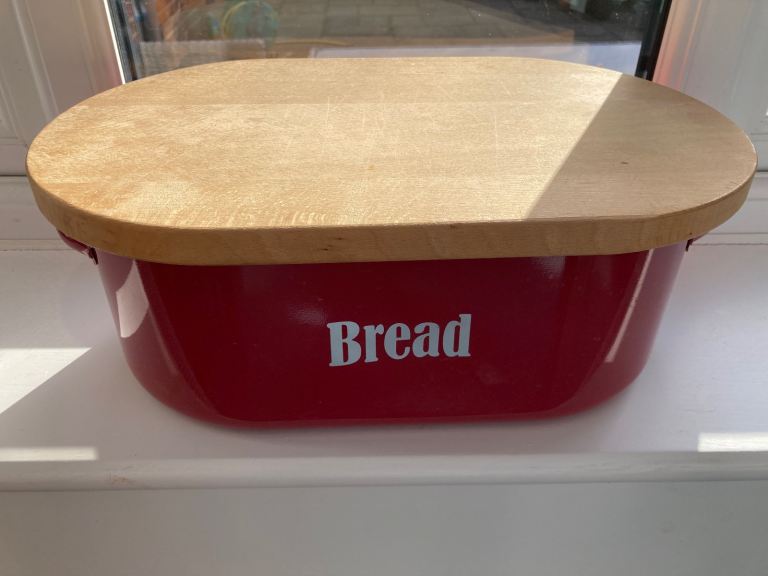 Retro style bread bin
