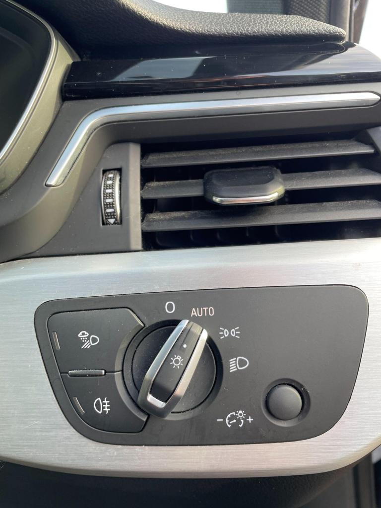 2021 Audi A4 2.0 TDI 30 S line Saloon 4dr Diesel S Tronic Euro 6 (s/s) (136 ps) SALOON Diesel Aut...