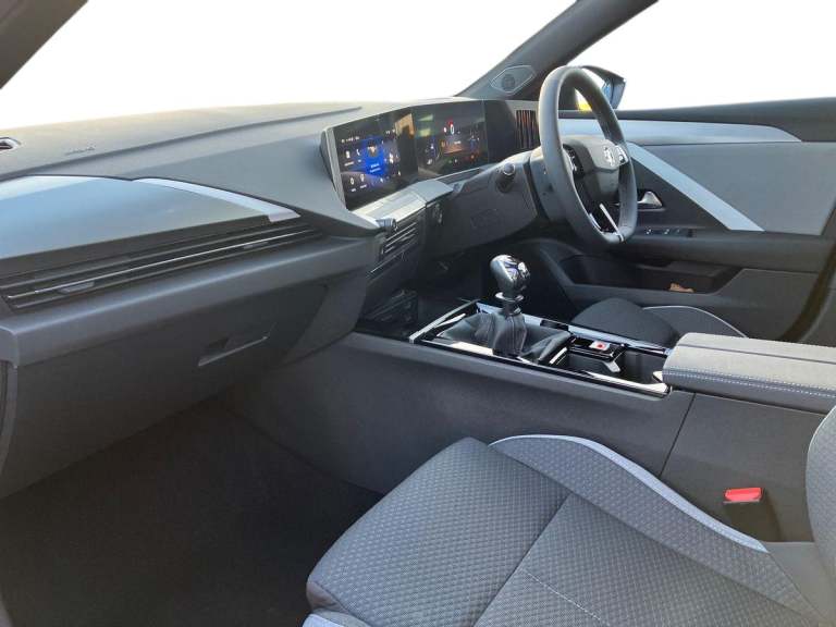 2025 Vauxhall Astra 1.2 Turbo 130 Griffin 5dr Hatchback Manual