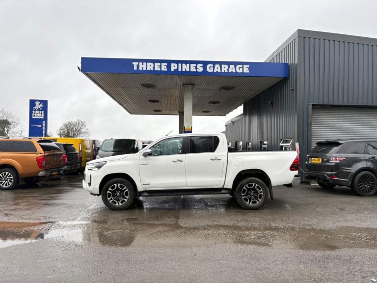 Toyota Hilux Invincible Double Cab Pick Up Truck 2.8 D-4D Auto 77000m Inc Vat
