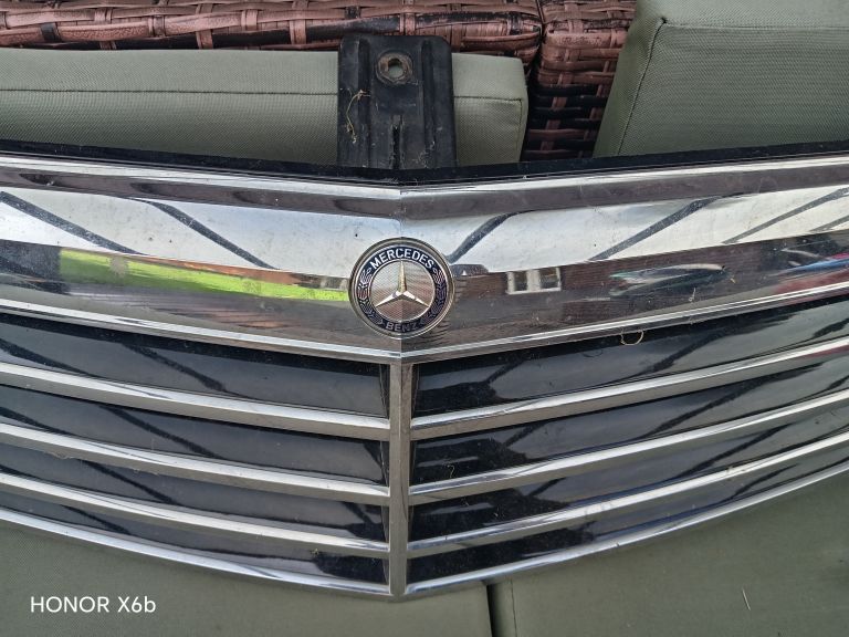 Mercedes Grill 