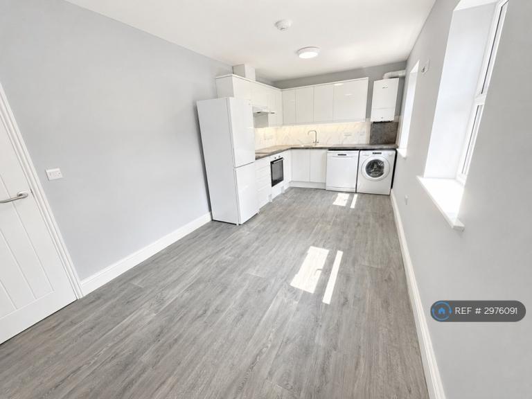 2 bedroom flat in Pitt Road, Bristol, BS7 (2 bed) (#2976091)