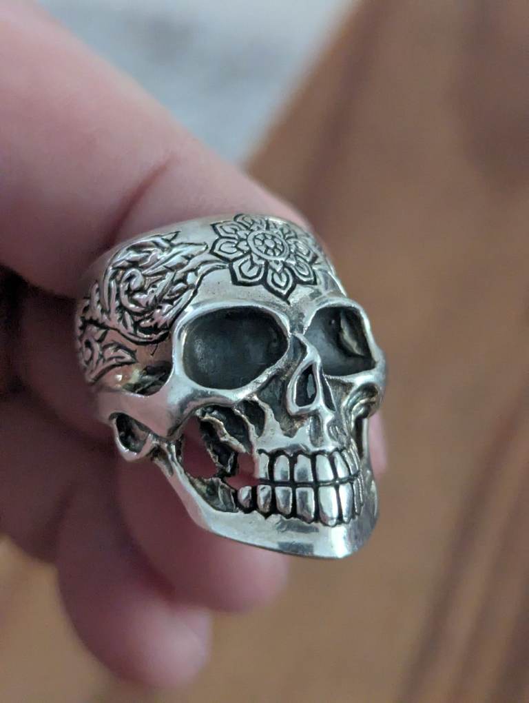 Silver skull ring