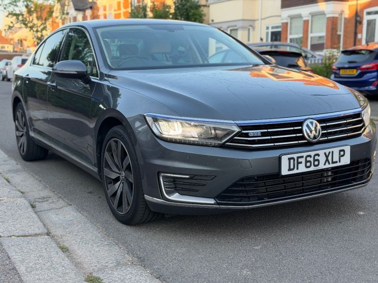 Volkswagen, PASSAT, Saloon, 2016, Semi-Auto, 1395 (cc), 4 doors