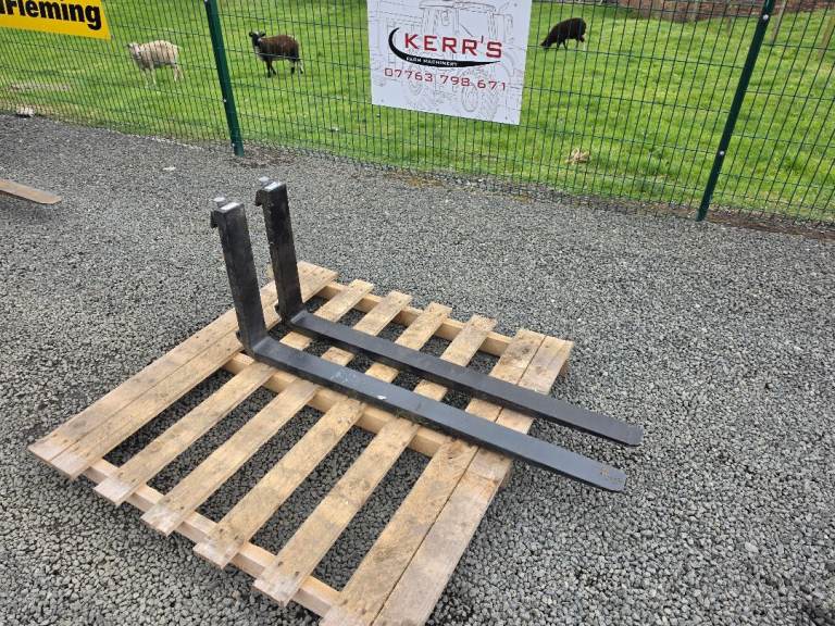 New forklift pallet forks 16" backplate tractor 