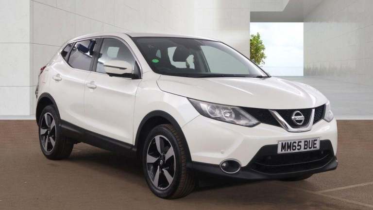 2015 Nissan Qashqai 1.2 DiG-T N-Tec 5dr HATCHBACK PETROL Manual