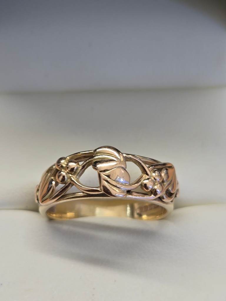 9ct CLOGAU GOLD TREE OF LIFE RING