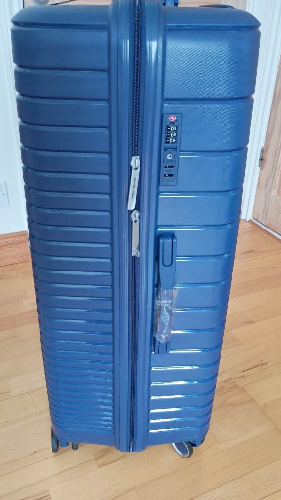 New Skylite Extra large suitcase 