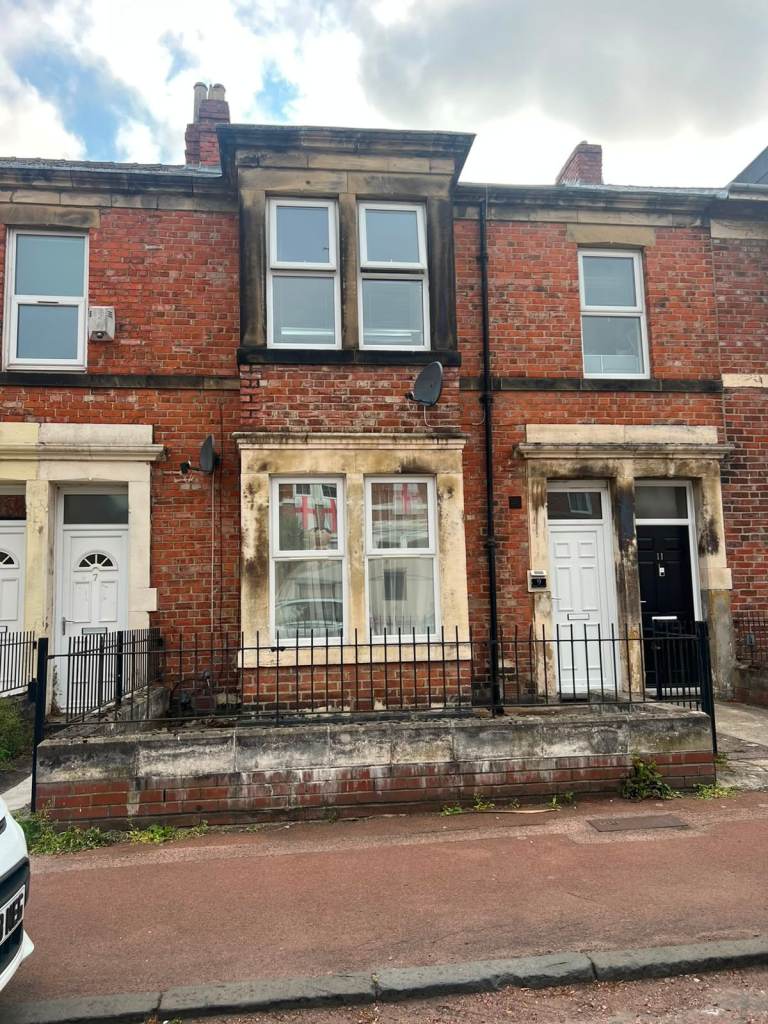 2 Bed Lower flat available to rent on Rodsley Avenue, in Bensham - Close to Saltwell Park 