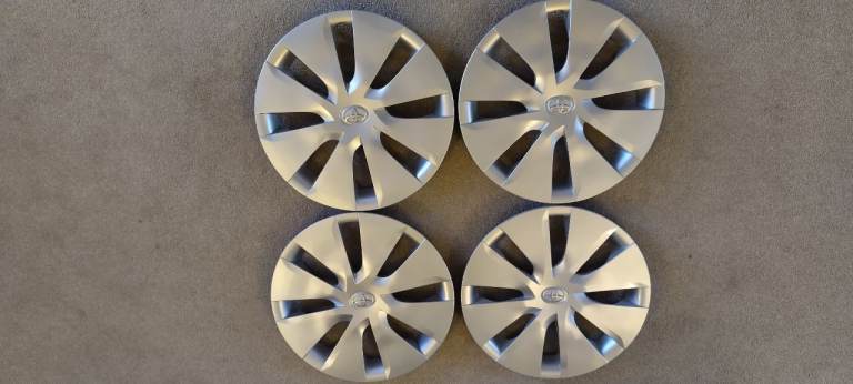 NEW Toyota 15 wheel Trims Hub Caps UNUSED