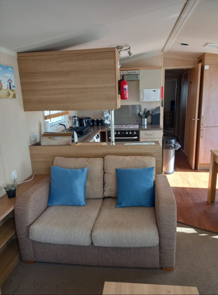 CARAVAN FOR HIRE PET FRIENDLY HAVEN CAISTER ON SEA GREAT YARMOUTH NORFOLK