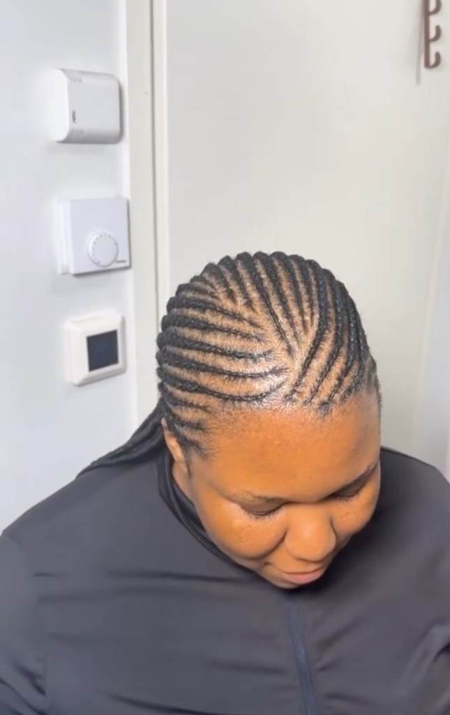 Mobile hairdresser for all type of hair. ADORABLE PRINCESS FOR BRAIDS 