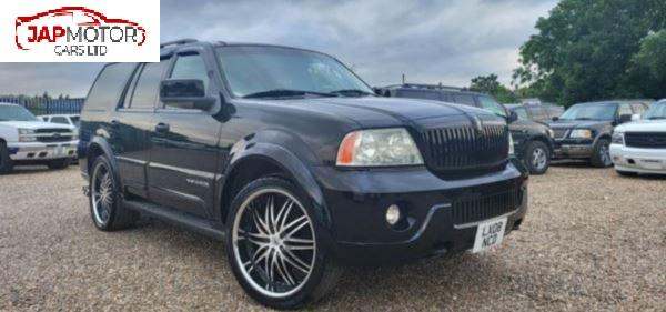 FRESH IMPORT LINCOLN NAVIGATOR 5.4 V8 AUTOMATIC 4WD LHD 7 SEATER BLACK ULEZ fre