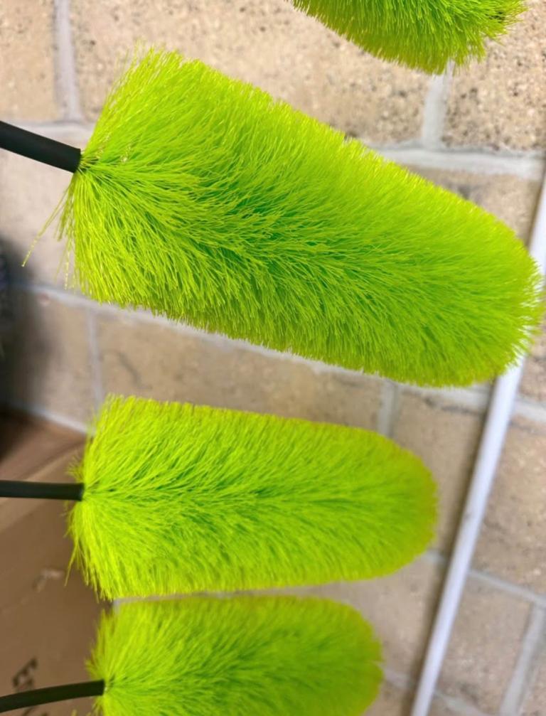 Wholesale box of wheel cleaning brushes £100 for 50 (case quantity)