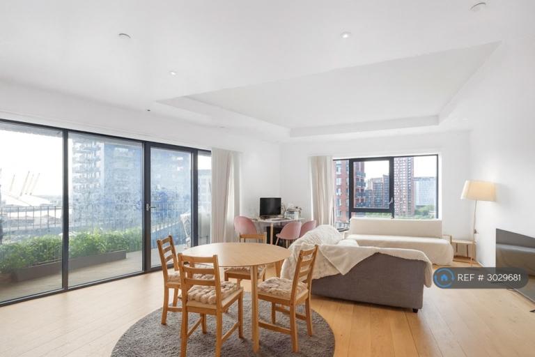 2 bedroom flat in Grantham House, London, E14 (2 bed) (#3029681)