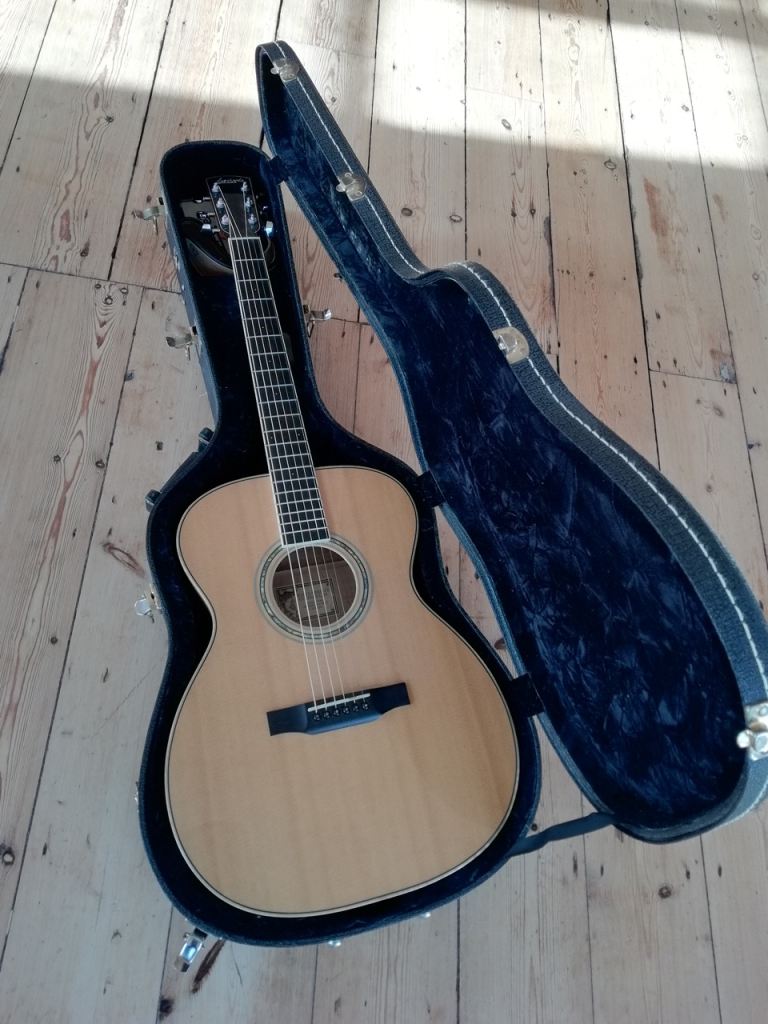 Larrivee OM-09 Acoustic Guitar