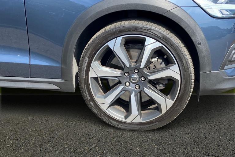 2021 Volvo V60 2.0 B5P Cross Country 5dr AWD Auto Estate Hybrid Automatic