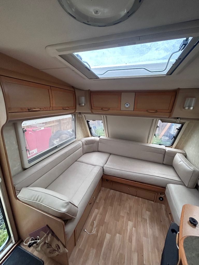 Fixed bed touring caravan 