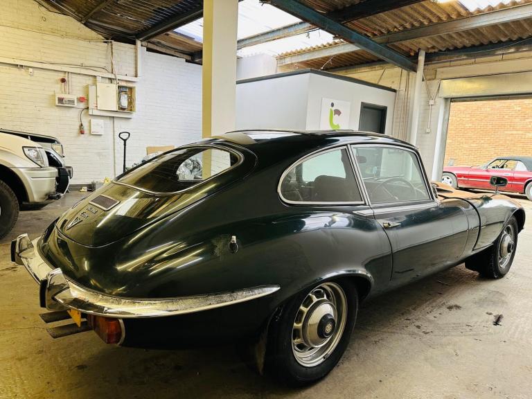  Jaguar E-Type Manual