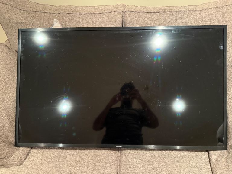 Samsung 48” SMART TV (fully working) 