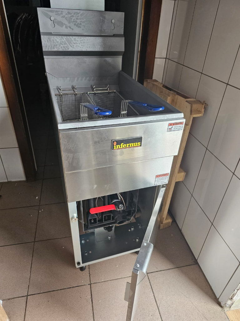 Catering trailer icecream display freezer stand refrigeration restaurant kitchen items 