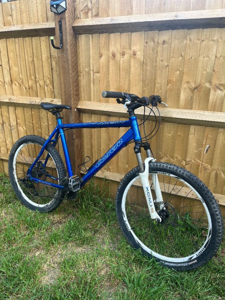 Men’s Carrera Vulcan mountain bike