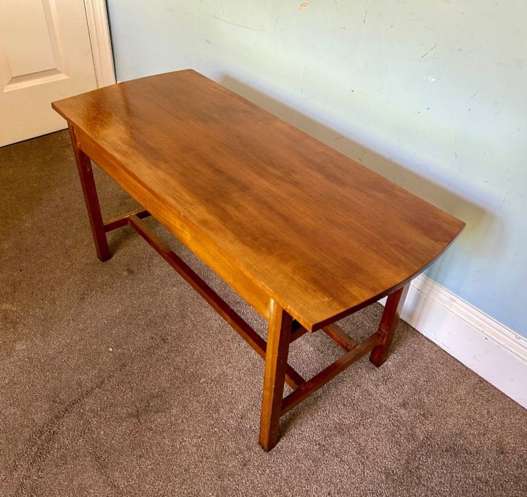Vintage Curved Solid Mahogany Coffee Table  H18.5in/47cm W37in/94cm D16in/41cm Good condition  J322