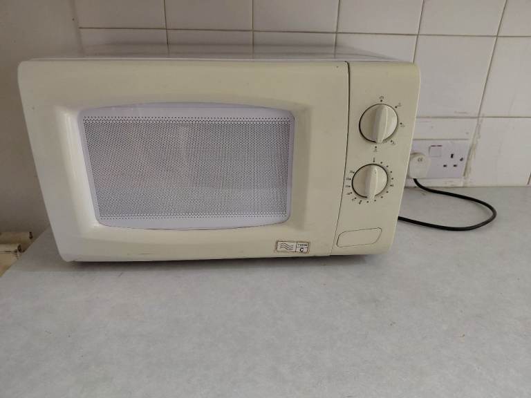 Microwave 700W