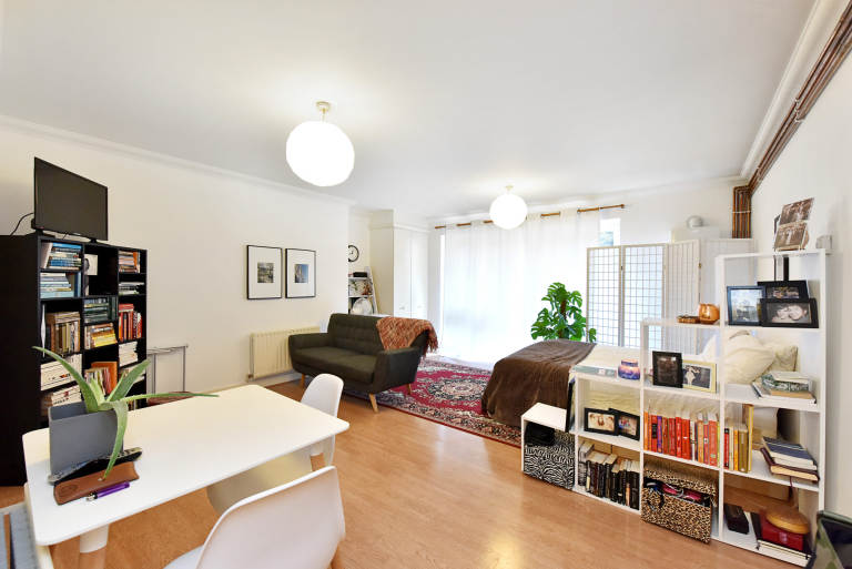 1 bedroom flat in Studio Flat – Cheshire Street, London E2