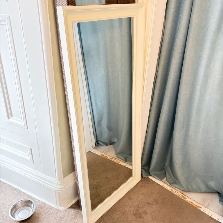 image for White mirror