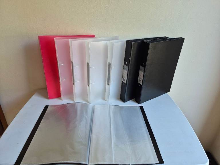 8 x Various A4 file folders