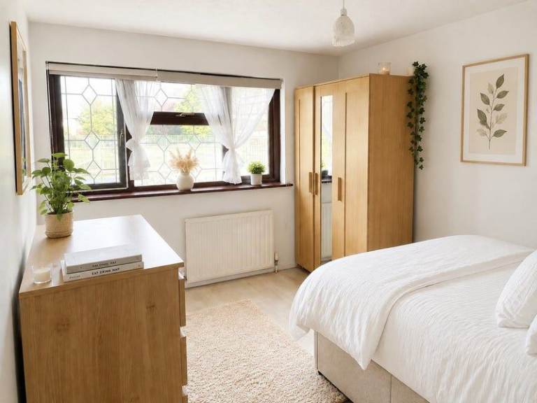 **Beautiful Double in 🏠 Next to Stratford Tube in a friendly home**