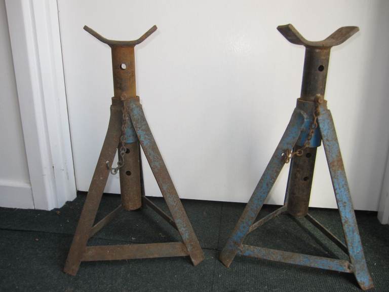 Axel Stands