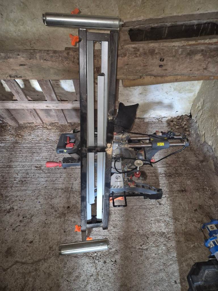 Ozito Sliding Mitre Saw RCMS-2125U - Good Condition