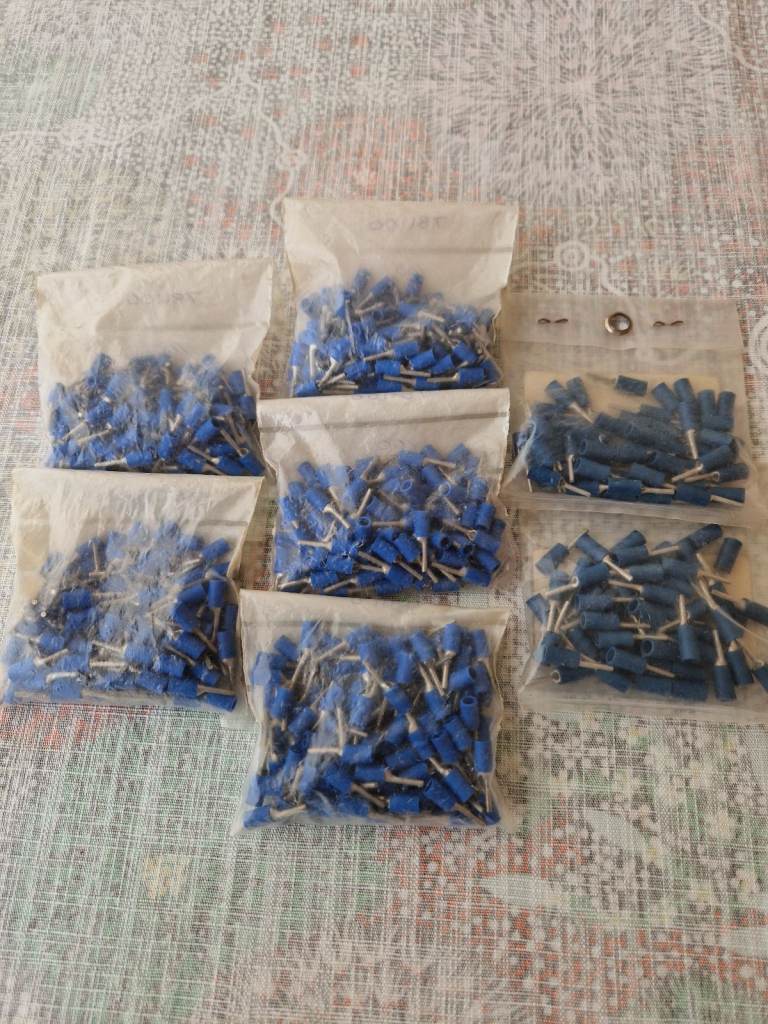 600 x Blue Pin Crimp Connectors insulated - great value