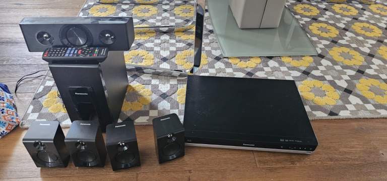 Panasonic SA-BTT405 3D Smart Blu Ray Surround Sound 5.1 Home Theatre System