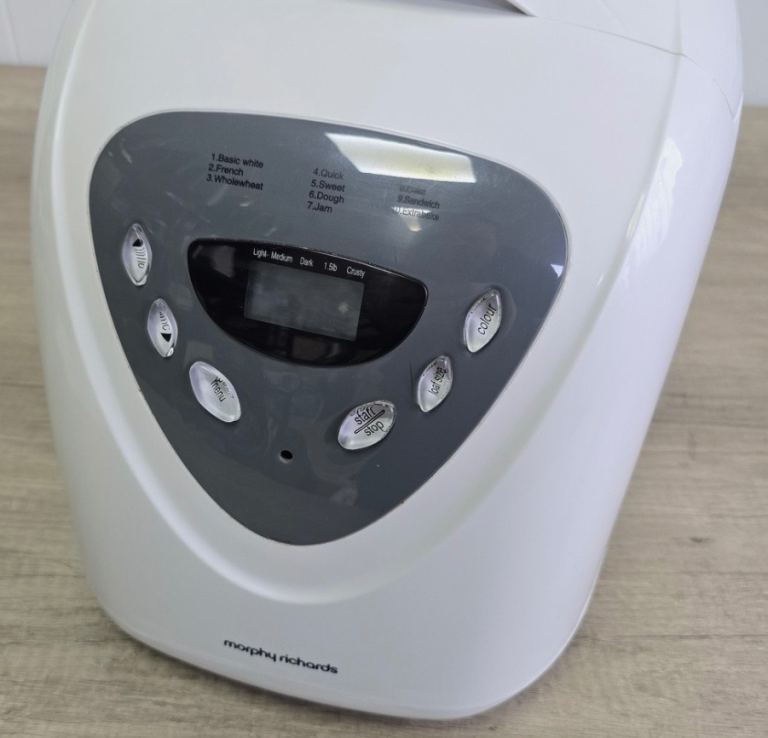 Morphy Richards Bread Maker with Multiple pre-set Programs