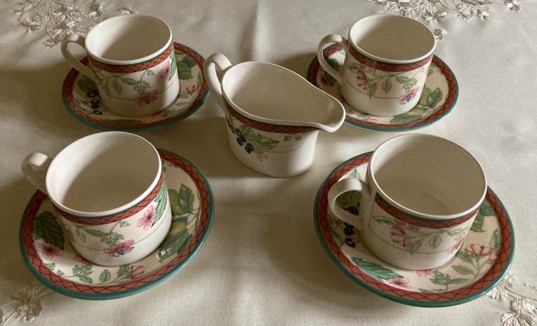 4 Tea Cups/Saucers & Milk Jug (Johnson Brothers) in a Fruit and Floral Pattern