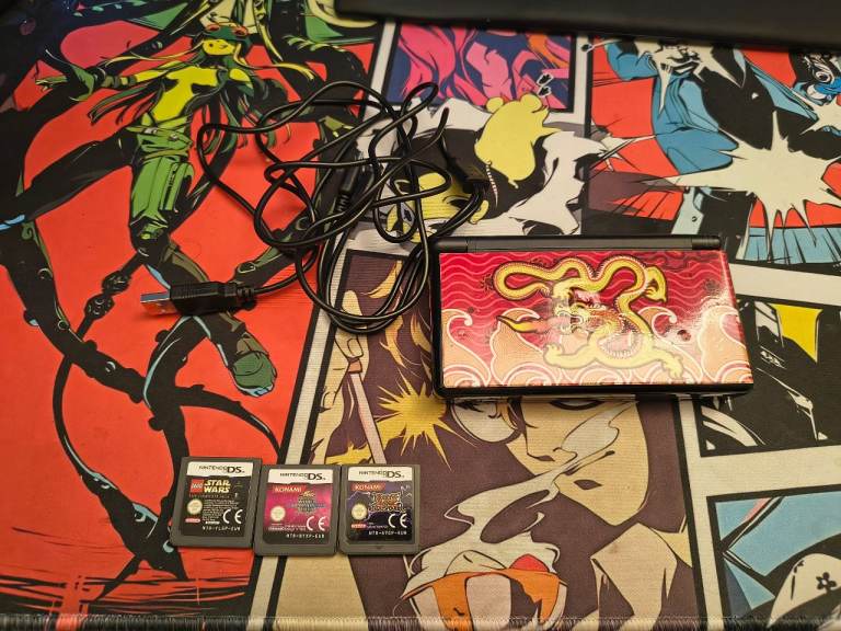 Nintendo DS Lite Black Bundle + 3 Rare Games (In great condition)