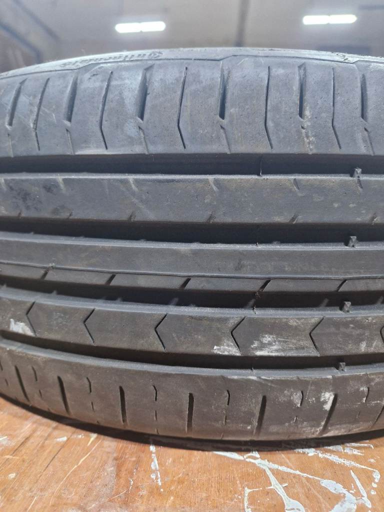 continental 205/55 r 16 v tyre