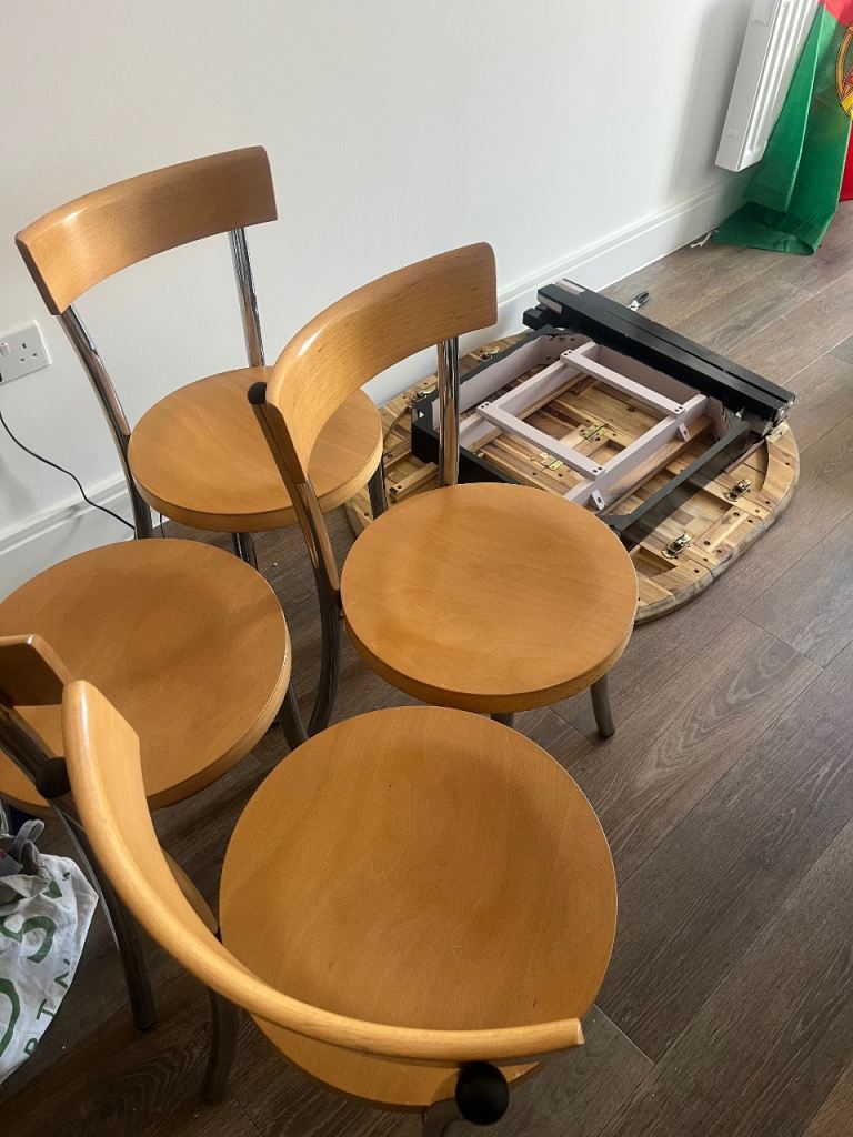 Wooden Dining Table and Four Chairs – Good Condition