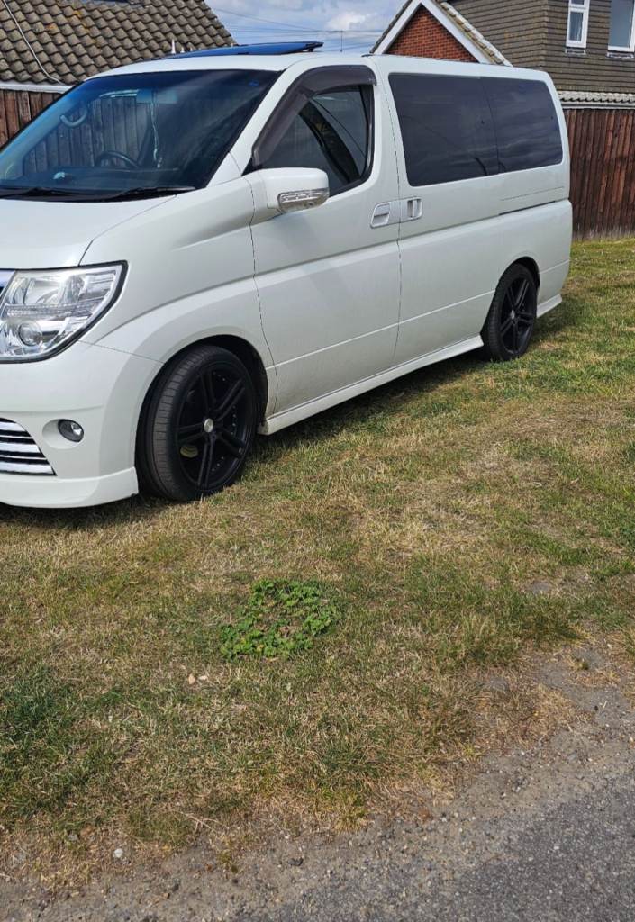 Nissan Elgrand Automatic Mpv 7 seater 