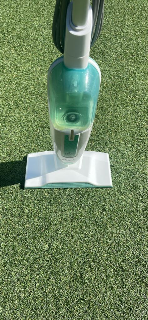 Shark Floor steamer and 2 shark cloths