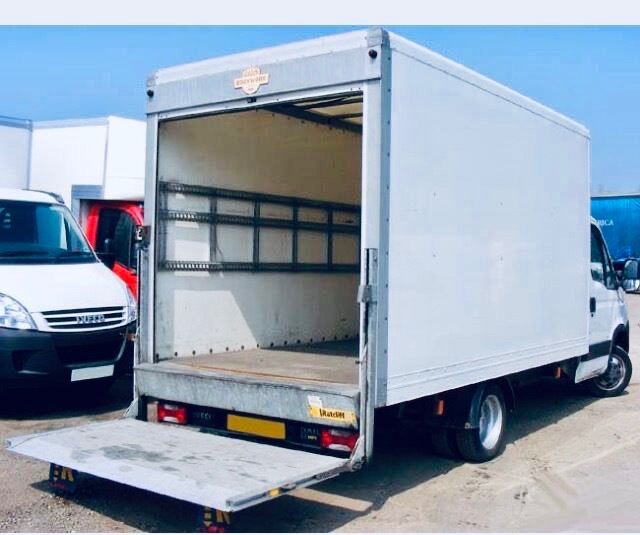 MAN AND VAN HIRE SERVICE  HOUSE / FLAT / OFFICE / PIANO REMOVALS