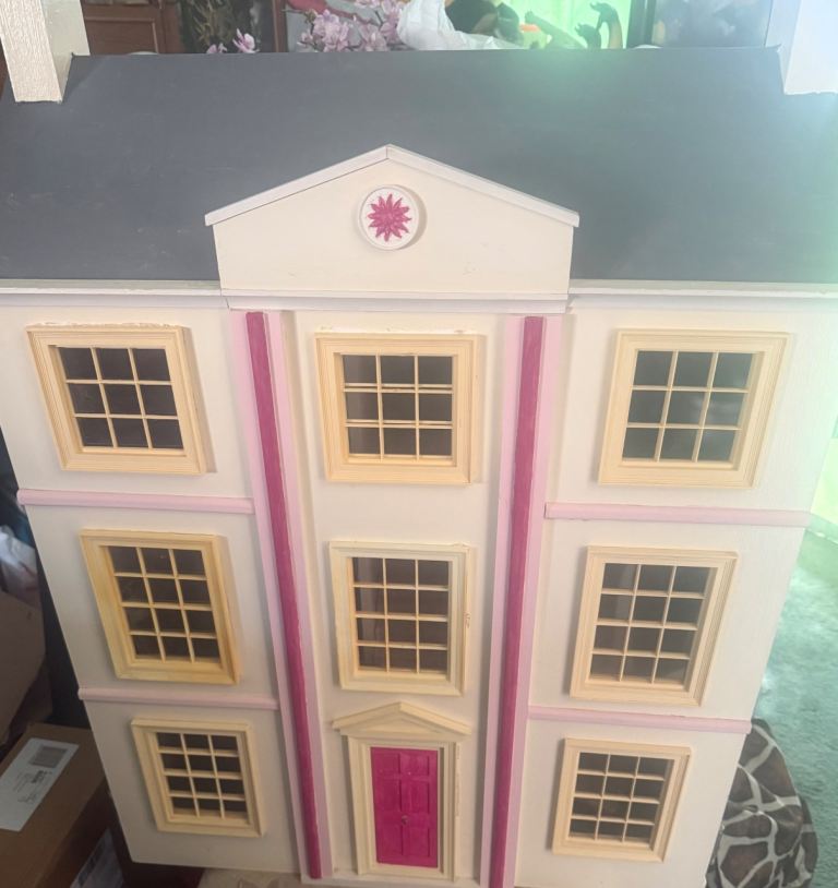 Dolls house classic 