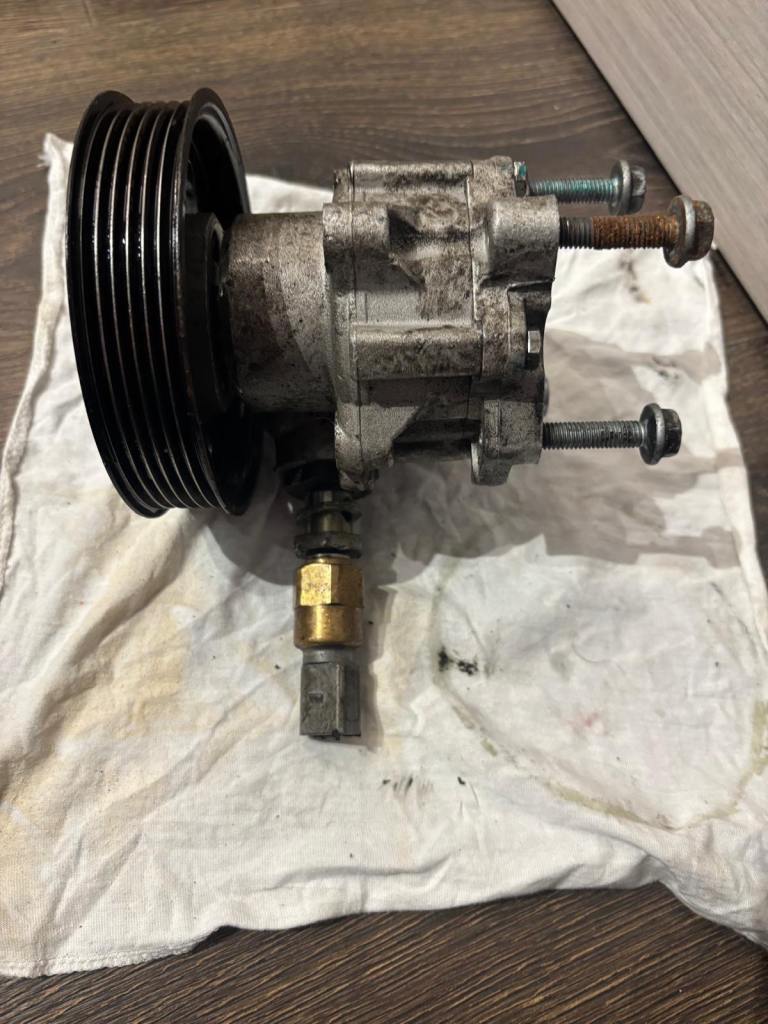 VW/Audi Powersteering pump 8N0145154A