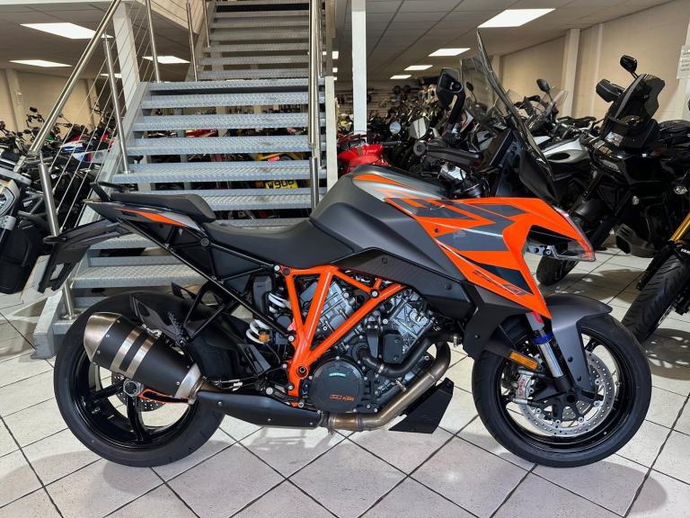 KTM 1290 SuperDuke GT with Tech Pack 2022 
